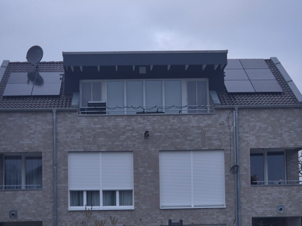 2 x 9,35 kwp, 8WE, Hasbergen