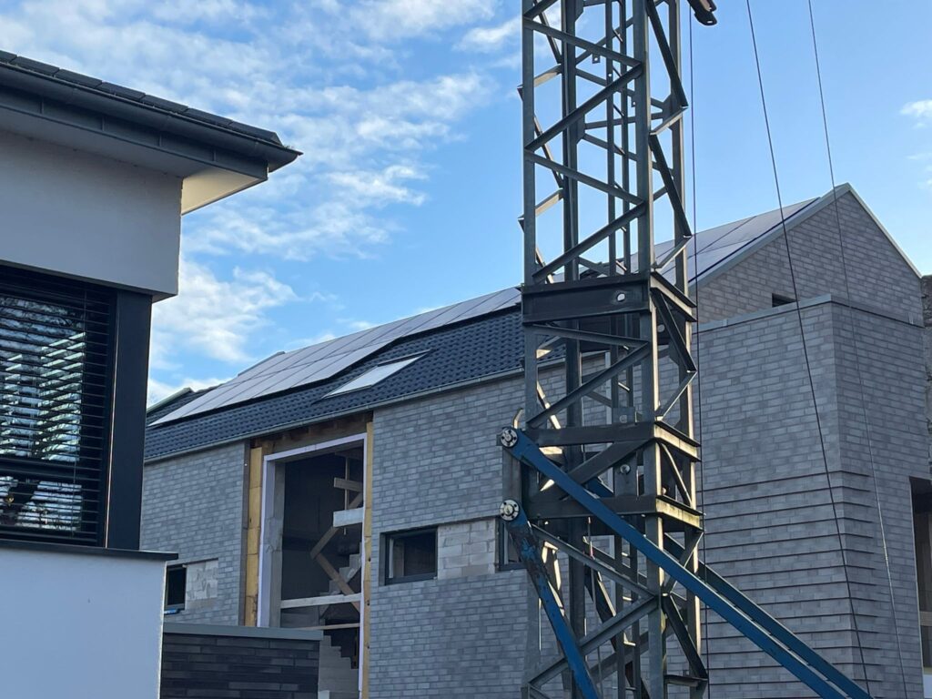 16 kwp mit 7,7 kwh Speicher, 4 WE, Twist